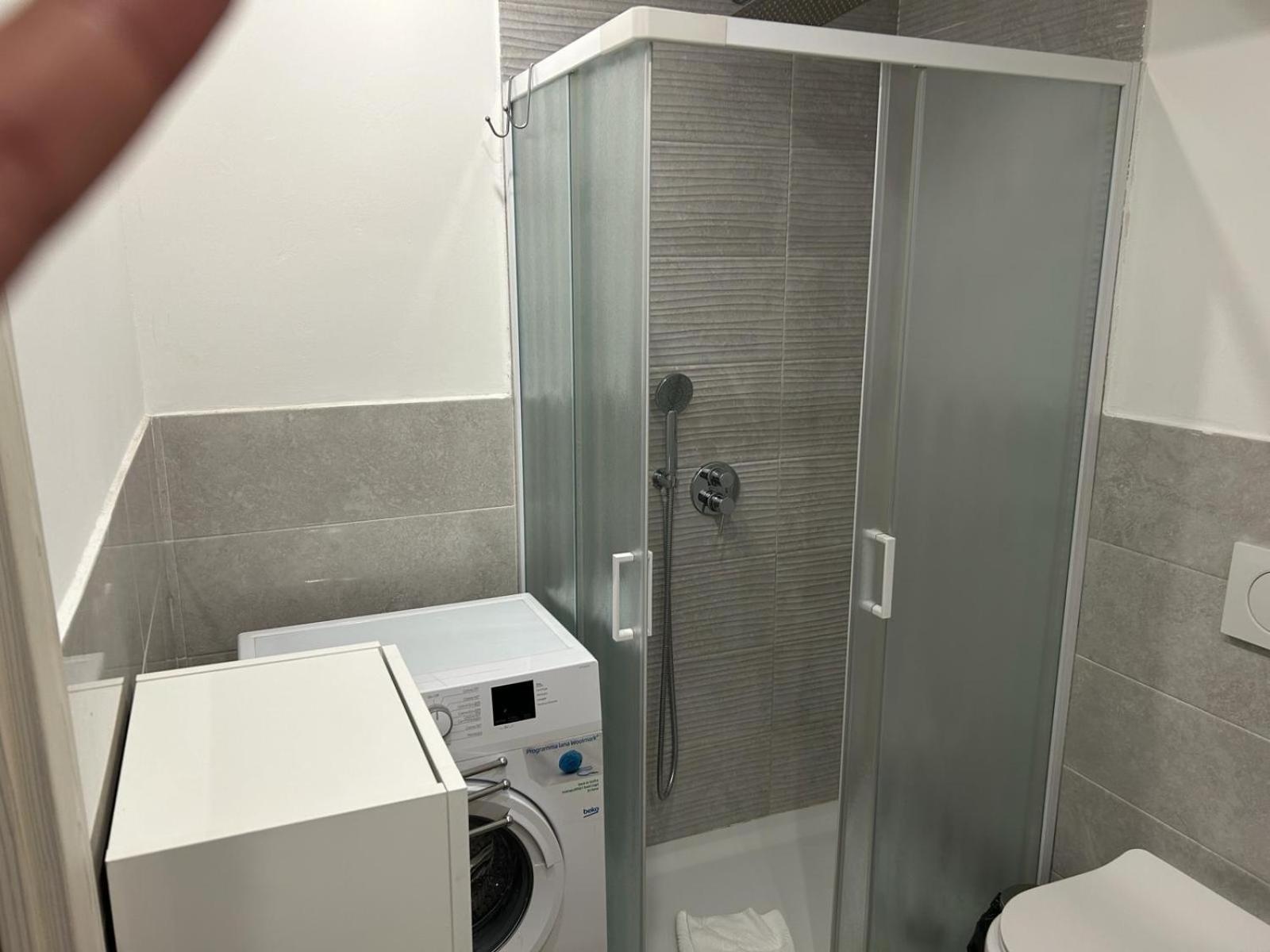 Easy Room Italy ミラノ エクステリア 写真