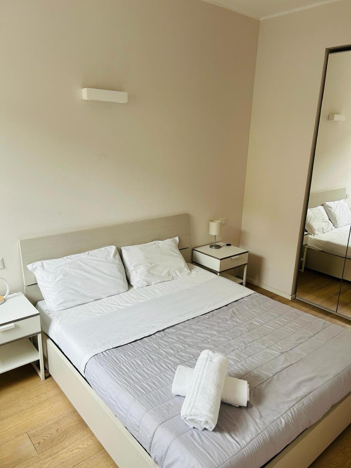 Easy Room Italy ミラノ エクステリア 写真